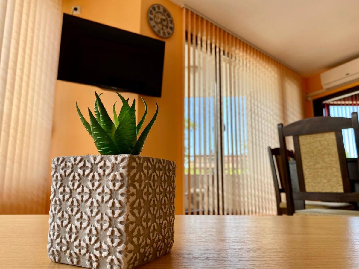 Cozy Apartment In The Center Of Primorsko Luaran gambar